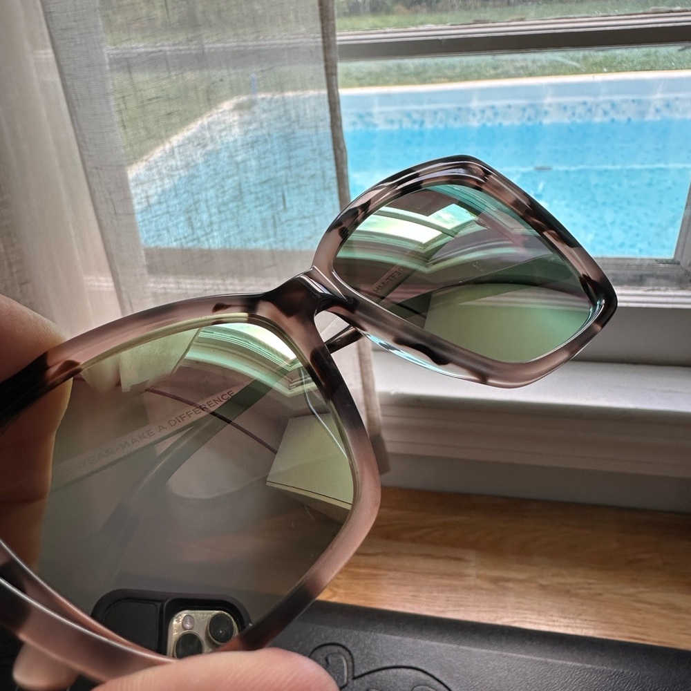 Diff Eyewear Becky Tortoise Shell Sunglasses - Picture 9 of 16